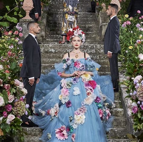 Vestiti 2020, le foto dell'alta moda Dolce&Gabbana a Firenze